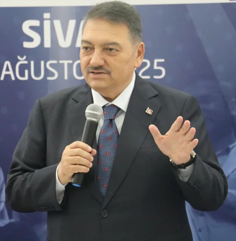 Ahmet Baha Öğütken Sivas'ta Türkiye'nin Geleceğini Anlattı