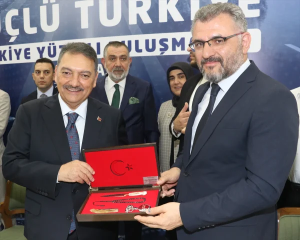 Ahmet Baha Öğütken Sivas'ta Türkiye'nin Geleceğini Anlattı