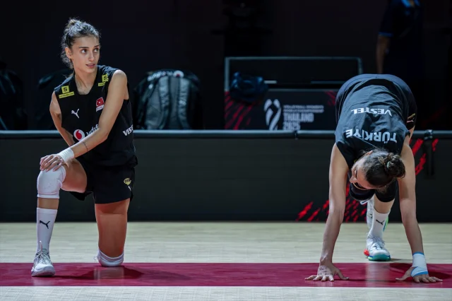 A Milli Kadın Voleybol Takımı Tayland'da Göz Kamaştırıyor
