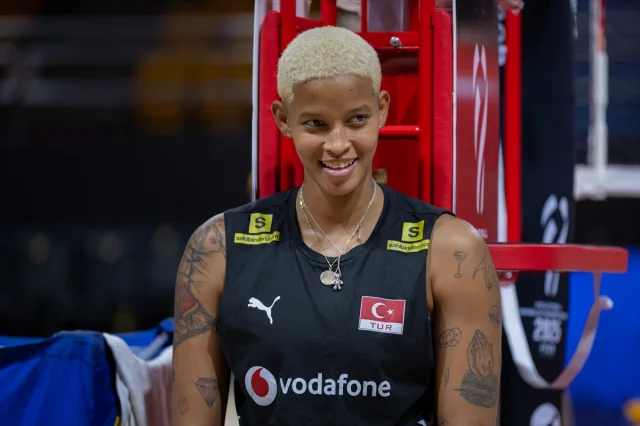 A Milli Kadın Voleybol Takımı Tayland'da Göz Kamaştırıyor
