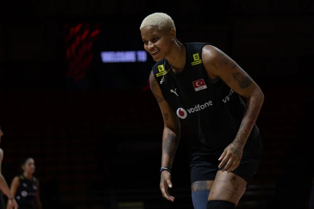 A Milli Kadın Voleybol Takımı Tayland'da Göz Kamaştırıyor