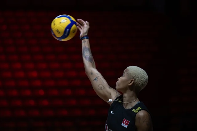 A Milli Kadın Voleybol Takımı Tayland'da Göz Kamaştırıyor