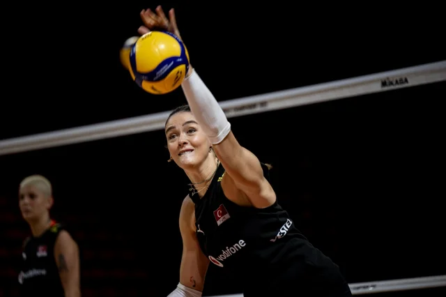 A Milli Kadın Voleybol Takımı Tayland'da Göz Kamaştırıyor