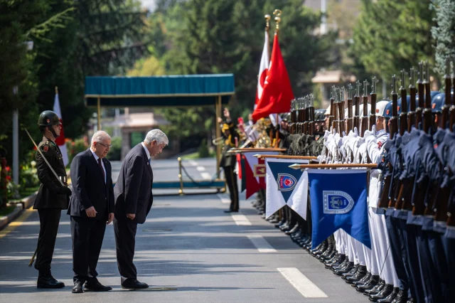 Savunma Bakanları Türkiye-Japonya Arasında Yeni Dönem Başlatıyor