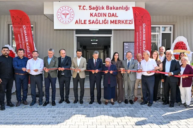 Antalya'da Yeni Aile Sağlığı Merkezi Büyük Bir Katılımla Açı...
