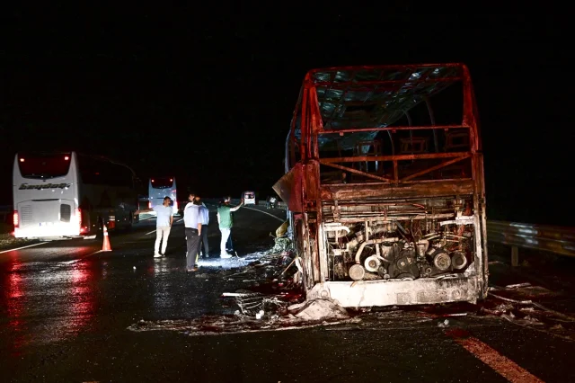 Ankara'da Yanan Yolcu Otobüsü Büyük Panik Yarattı