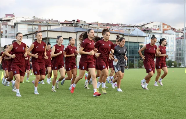 Trabzonspor Kadın Futbol Takımı Şampiyonluk İçin Geri Sayımd...