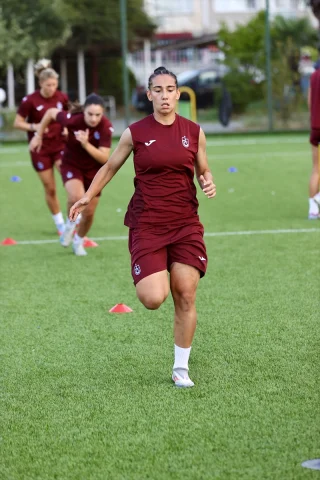 Trabzonspor Kadın Futbol Takımı Şampiyonluk İçin Geri Sayımda