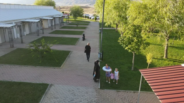 Erzincan'daki Şifalı Hor Hor Kaplıcası Ziyaretçilerini Büyülüyor