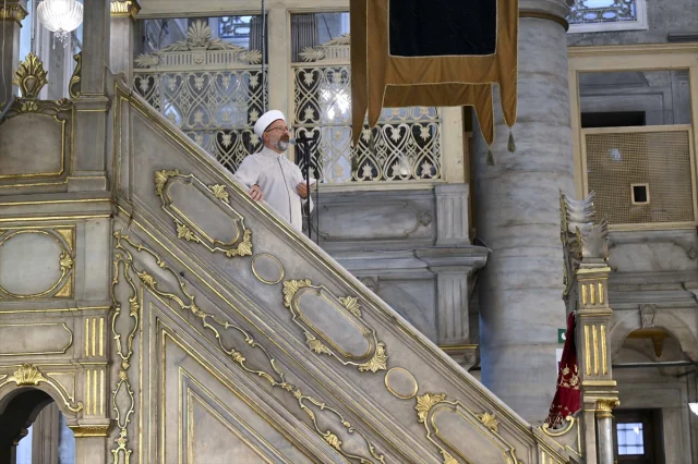 Diyanet İşleri Başkanı Erbaş'tan Eyüpsultan Camisi'nde Tarihsel Çağrı