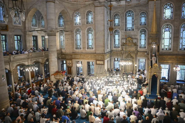 Diyanet İşleri Başkanı Erbaş'tan Eyüpsultan Camisi'nde Tarihsel Çağrı