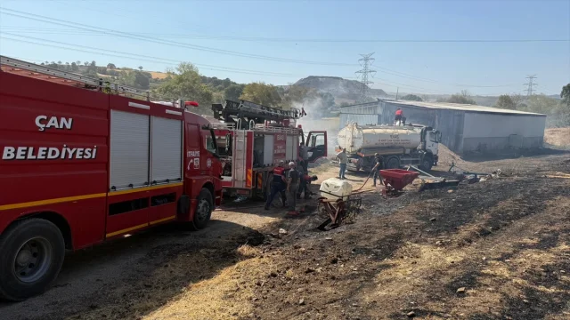 Çanakkale'de Ahır Yangını: İtfaiye Kurtarma Hikayeleriyle Dolu