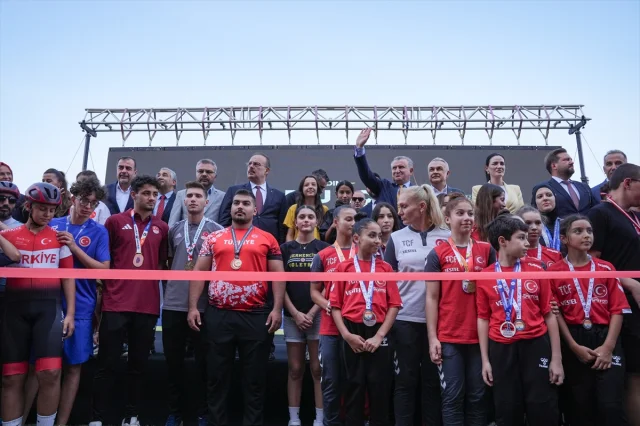 Sporun Gücü Aydın'ı Sarıyor: 23 Tesis Görkemli Törenle Açıldı