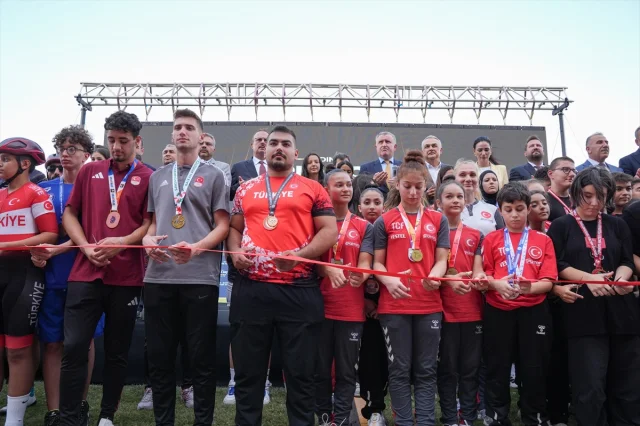 Sporun Gücü Aydın'ı Sarıyor: 23 Tesis Görkemli Törenle Açıldı