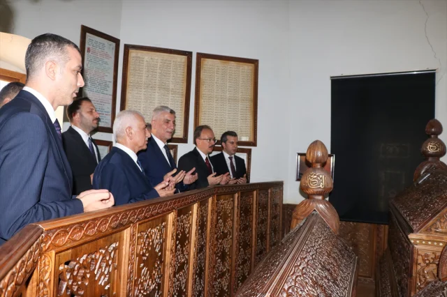 Ticaret Bakanı Ömer Bolat'ın Siirt Çıkarması Vatandaşlarla Buluşma