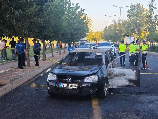 Diyarbakır'da Çatışma Nefes Kesti: İki Grup Arasında Silahla...
