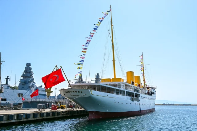 Savarona Yatı Boğaz Geçişi ile İstanbul'u Selamlayacak