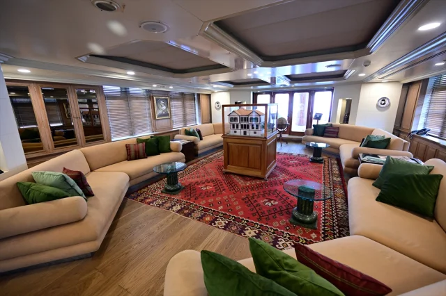 Savarona Yatı Boğaz Geçişi ile İstanbul'u Selamlayacak