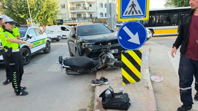 Bursa'da Motosiklet Kazası Güvenlik Kamerasında