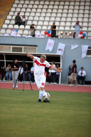 Gençlik ve Spor Bakanı'nın Futbol Arenasındaki Sürpriz Gösterisi Aydın'da Sahne Aldı