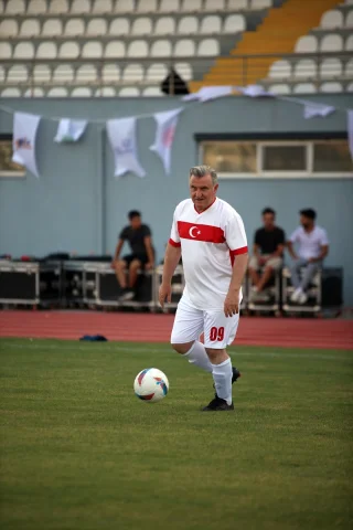 Gençlik ve Spor Bakanı'nın Futbol Arenasındaki Sürpriz Gösterisi Aydın'da Sahne Aldı