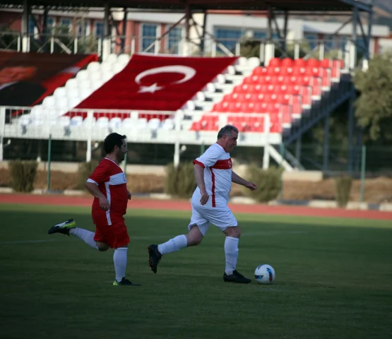 Gençlik ve Spor Bakanı'nın Futbol Arenasındaki Sürpriz Gösterisi Aydın'da Sahne Aldı