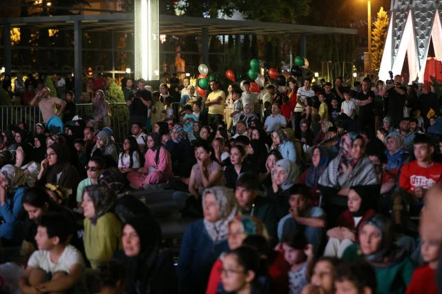 Niğde'de Minderli Sinema Günleri Başladı: Sessiz Çığlık Belgeseli Büyük İlgi Gördü
