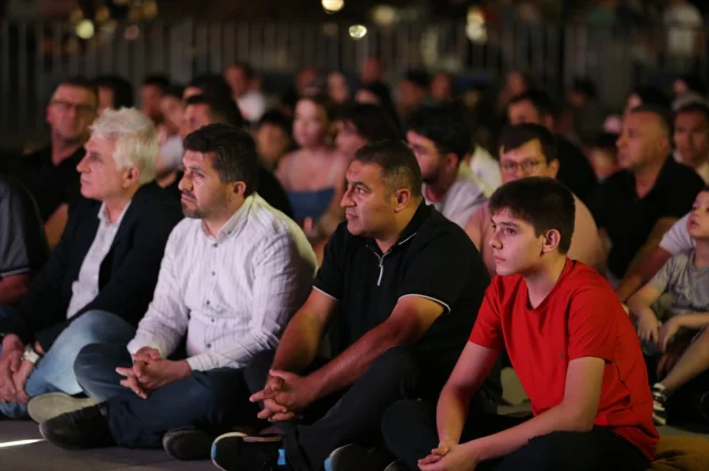 Niğde'de Minderli Sinema Günleri Başladı: Sessiz Çığlık Belgeseli Büyük İlgi Gördü