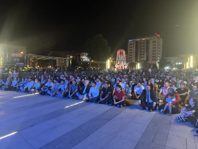 Niğde'de Minderli Sinema Günleri Başladı: Sessiz Çığlık Belgeseli Büyük İlgi Gördü