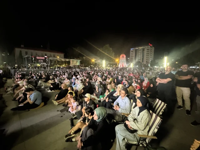 Niğde'de Minderli Sinema Günleri Başladı: Sessiz Çığlık Belgeseli Büyük İlgi Gördü
