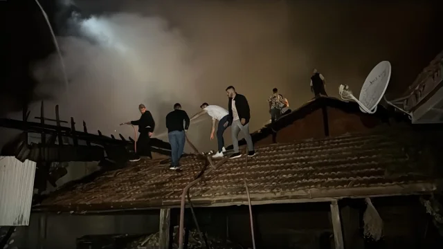 Kütahya'da Alevlerin Gölgesinde Kalan Bir Köy: 4 Ev Kullanılamaz Durumda