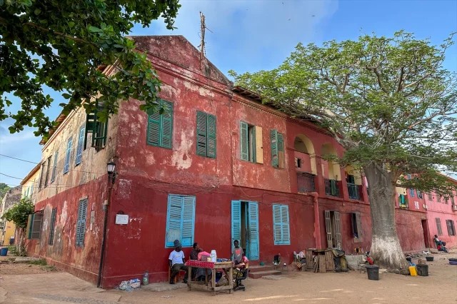 Goree Adası: İnsanlık Tarihinin Karanlık Geçmişine Tanıklık