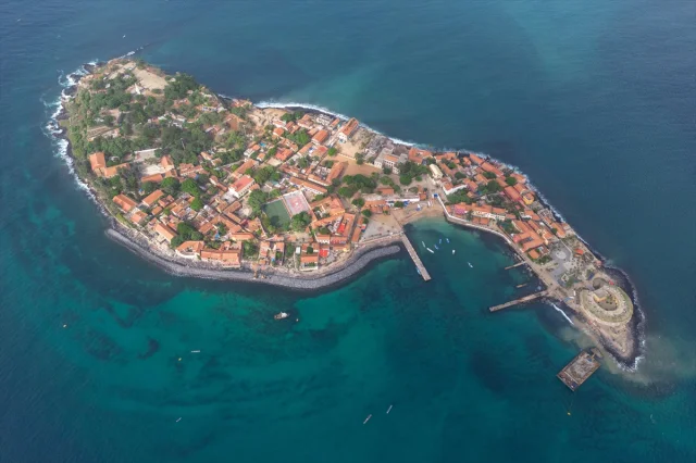 Goree Adası: İnsanlık Tarihinin Karanlık Geçmişine Tanıklık