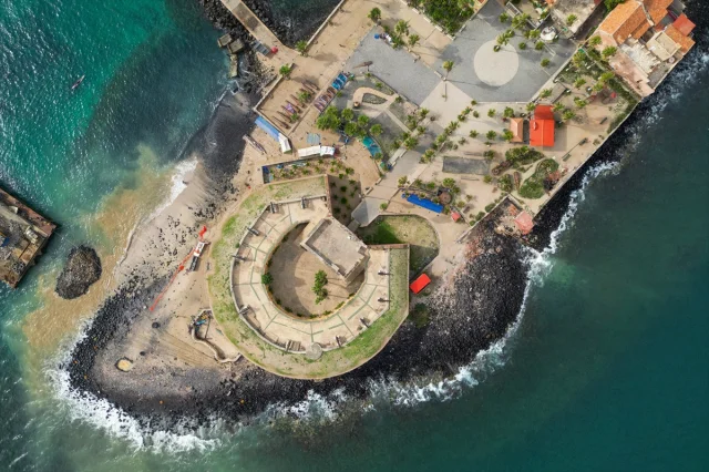 Goree Adası: İnsanlık Tarihinin Karanlık Geçmişine Tanıklık