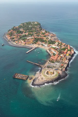 Goree Adası: İnsanlık Tarihinin Karanlık Geçmişine Tanıklık