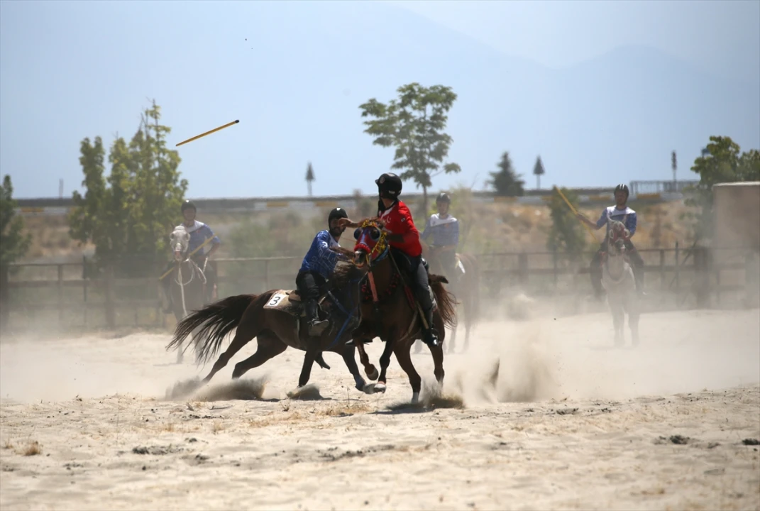 Malazgirt Zaferi Kutlamalarında Cirit Nefesleri Kesti