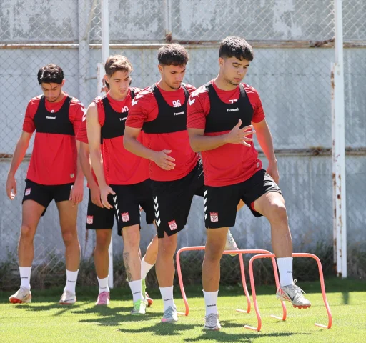 Sivasspor'un Zorlu Diyarbakır Deplasmanına Hazırlığı Tamam
