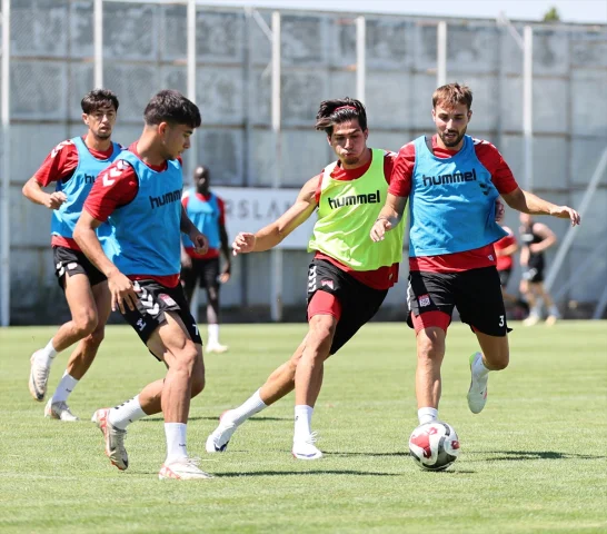 Sivasspor'un Zorlu Diyarbakır Deplasmanına Hazırlığı Tamam