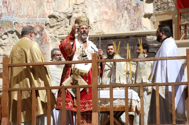 Sümela Manastırı'nda Tarihi Ayin Sürprizlerle İzleyenleri Büyüledi