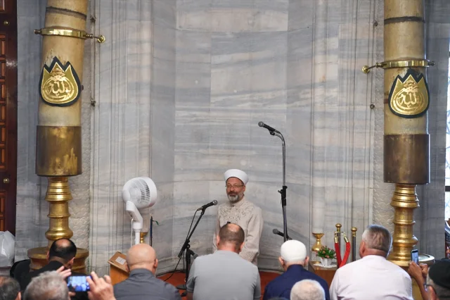 Diyanet İşleri Başkanı Erbaş'tan İstanbul'da Anlamlı Mesajlar