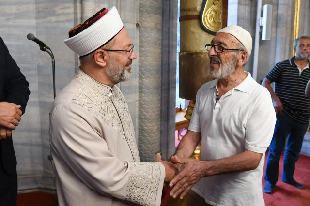 Diyanet İşleri Başkanı Erbaş'tan İstanbul'da Anlamlı Mesajlar