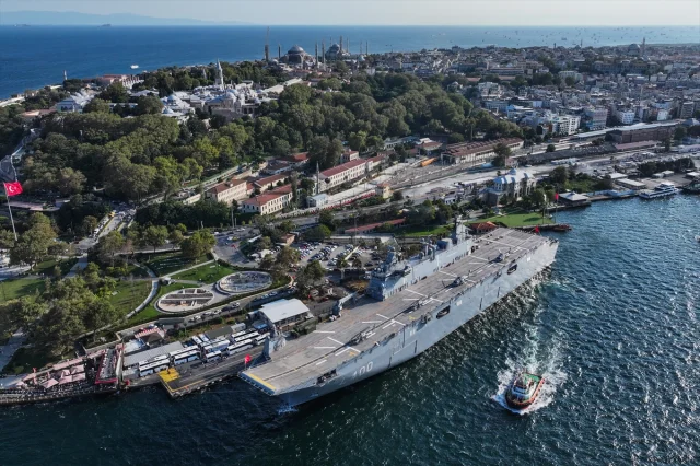 TCG Anadolu'nun Zafer Dolu Çanakkale-İstanbul Seyahati
