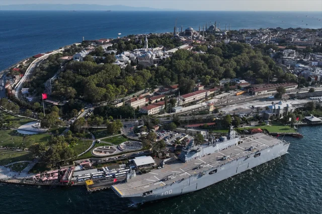 TCG Anadolu'nun Zafer Dolu Çanakkale-İstanbul Seyahati