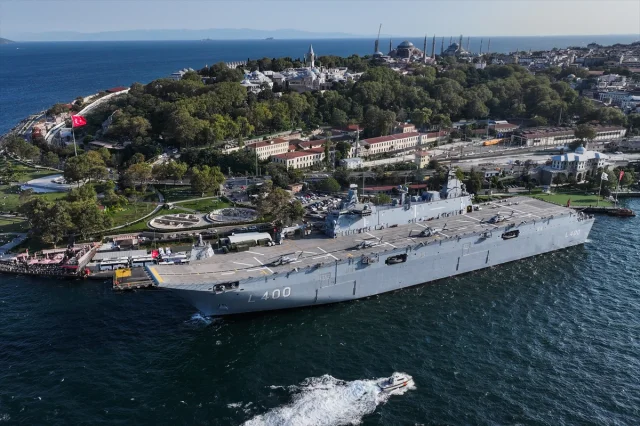 TCG Anadolu'nun Zafer Dolu Çanakkale-İstanbul Seyahati
