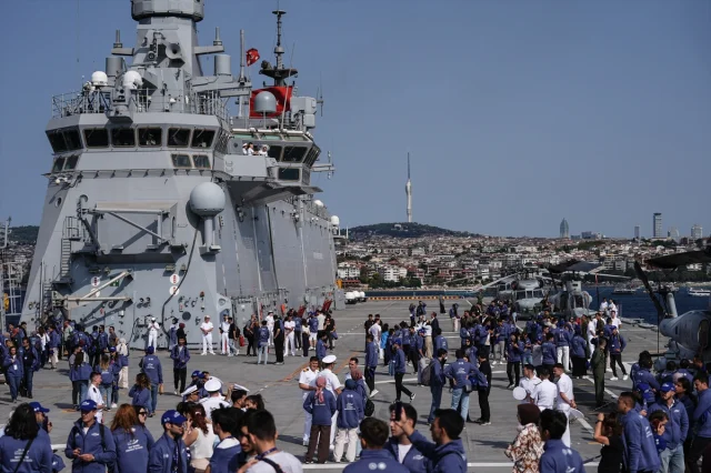 TCG Anadolu'nun Zafer Dolu Çanakkale-İstanbul Seyahati