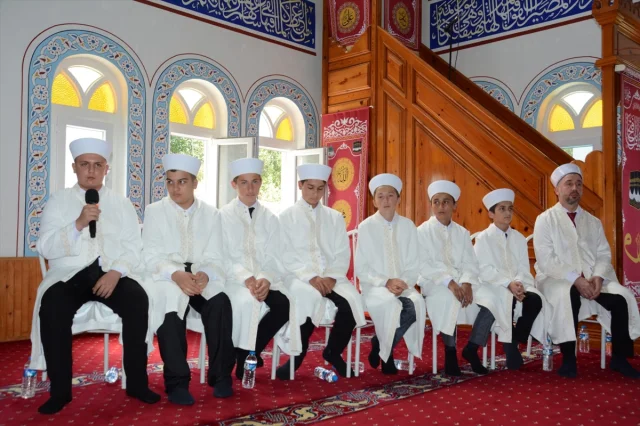 Trabzon'un Hafızları Geleceğe Işık Tuttu