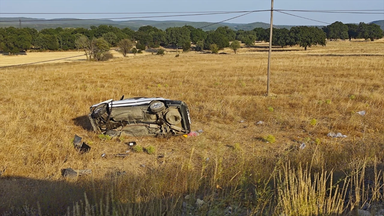 Kütahya'da Feci Kaza: Tarlaya Yağmur Gibi Yağan Otomobil Can Aldı