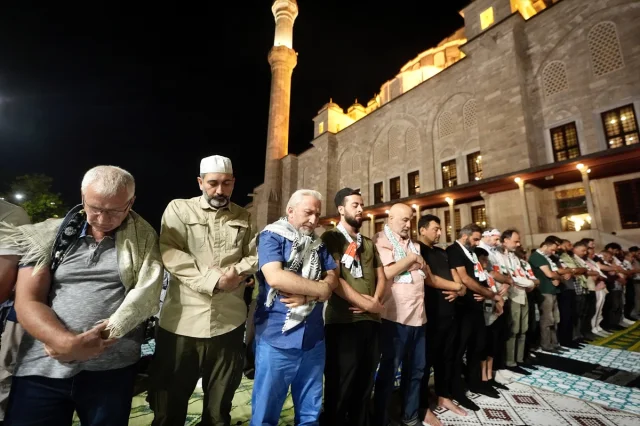 İstanbul'da Gazze İçin Yapılan Unutulmaz Dua Programı