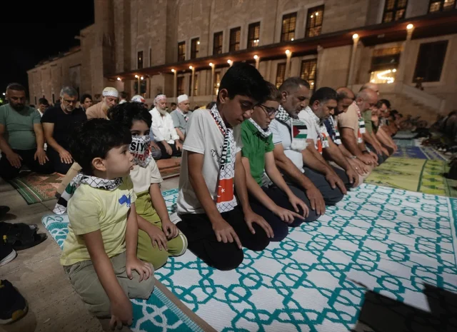 İstanbul'da Gazze İçin Yapılan Unutulmaz Dua Programı