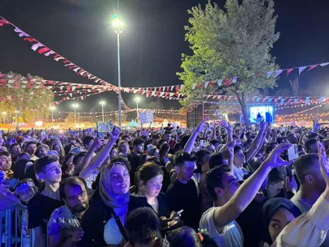 Mustafa Ceceli’nin Kahramanmaraş'ta Sahne Aldığı Gece Nefes Kesti